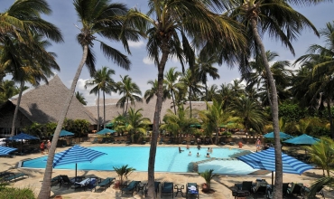 Bahari Beach hotel Mombasa Coasta de Nord Sejur si vacanta Oferta 2022 - 2023