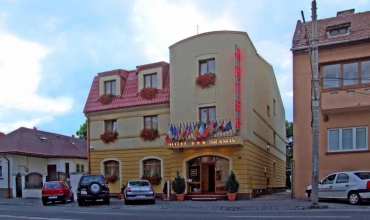 Hotel Brasov, 1, karpaten.ro