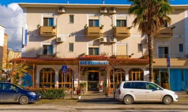 Hotel 4 Stinet, 1, karpaten.ro